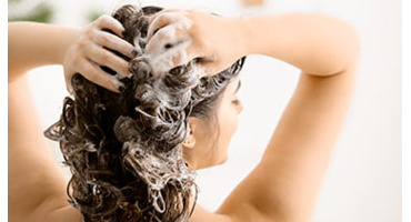 Quel shampoing pour les cheveux gras